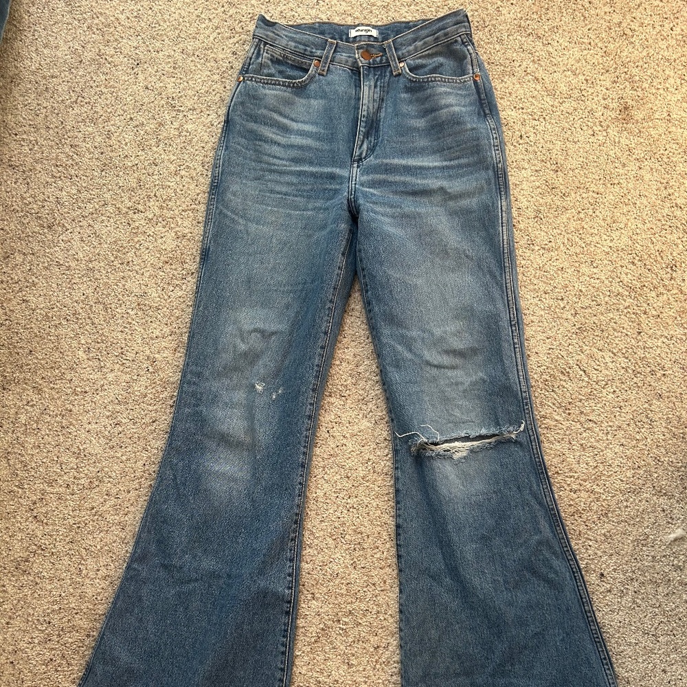 Wrangler jeans. Only worn a couple times. 27x34